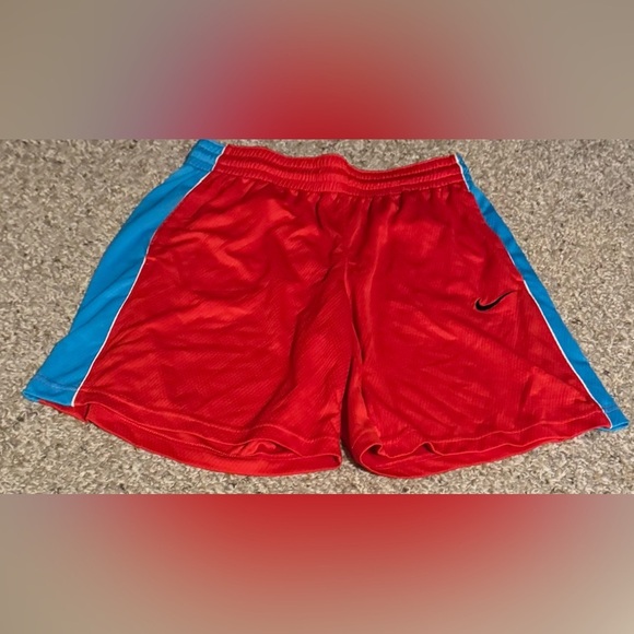 Nike Basketball Shorts Womens Large Dri FIT Lightweight Mesh Training Red Blue - Picture 1 of 3